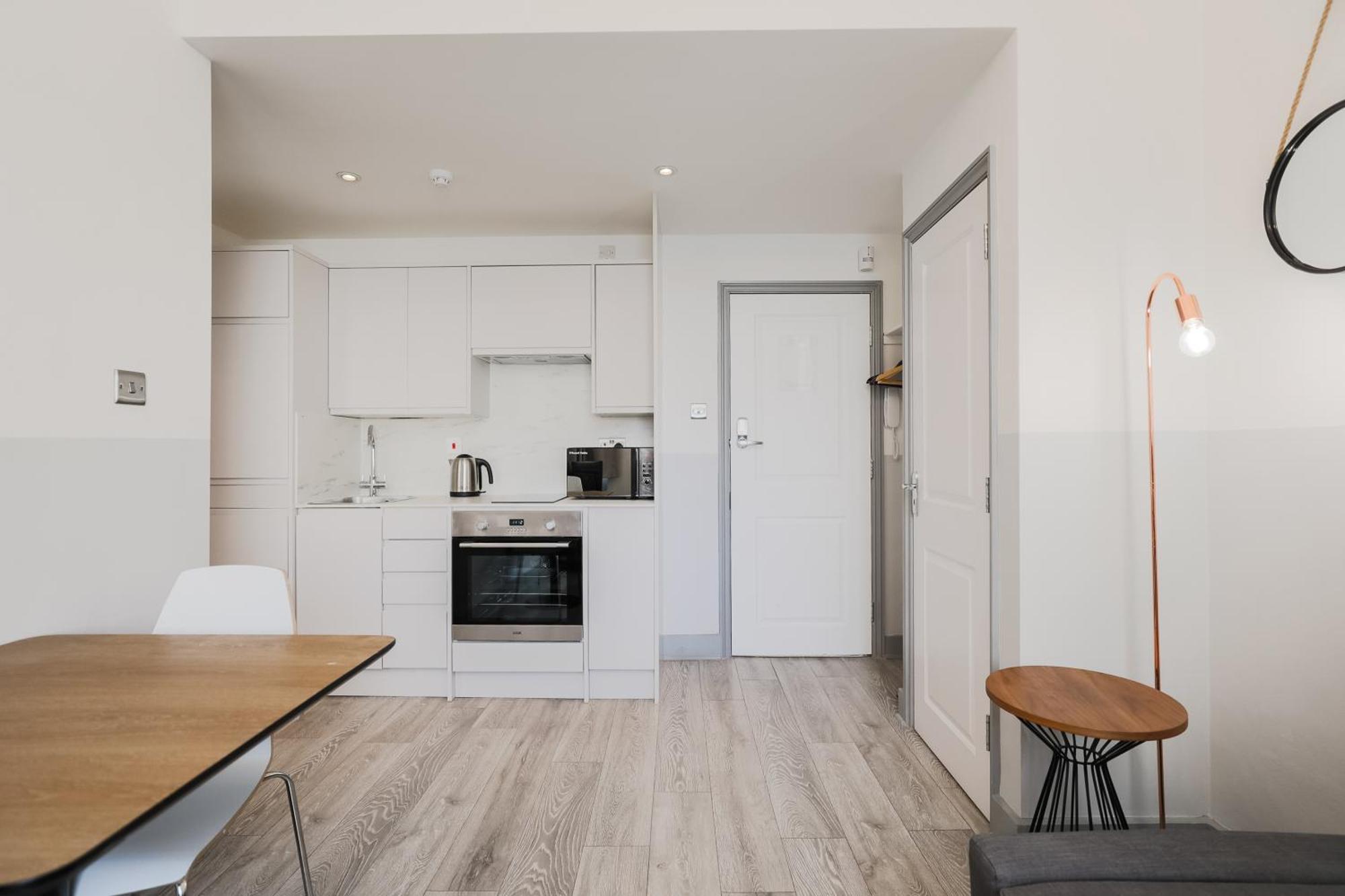 Modern Kensington Apartments London Exterior photo